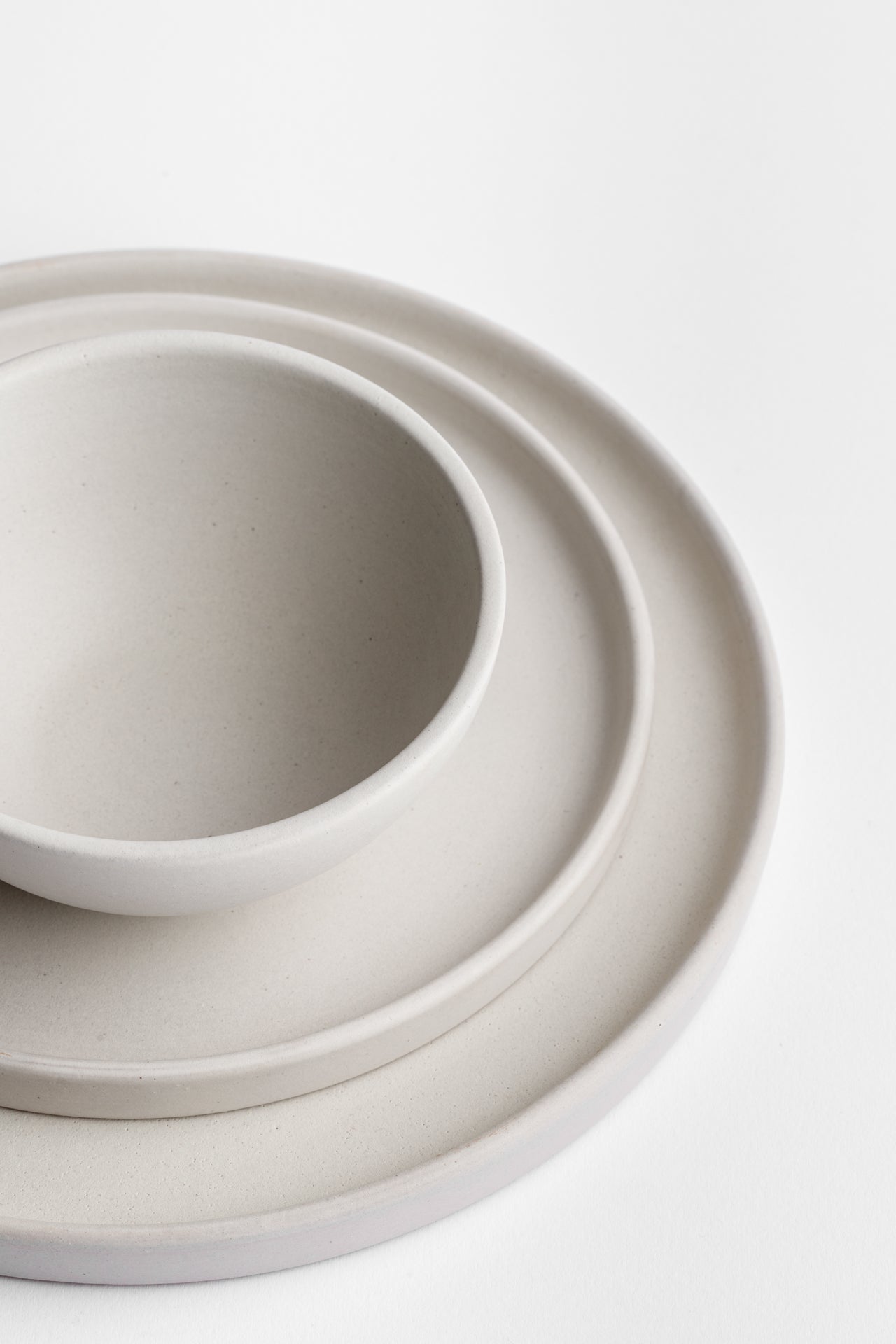 Off White Dinnerware Set